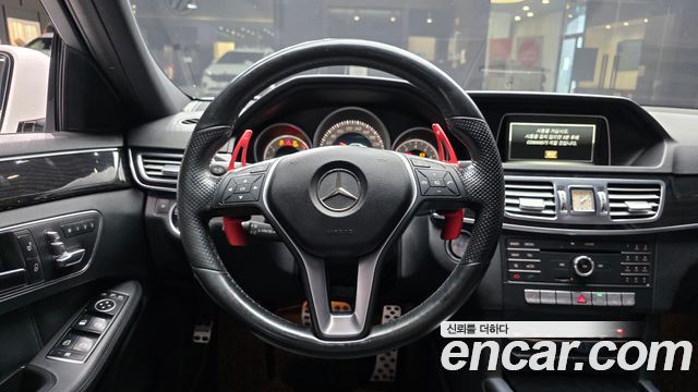 Mercedes-Benz E-Class 2016 — photo 14