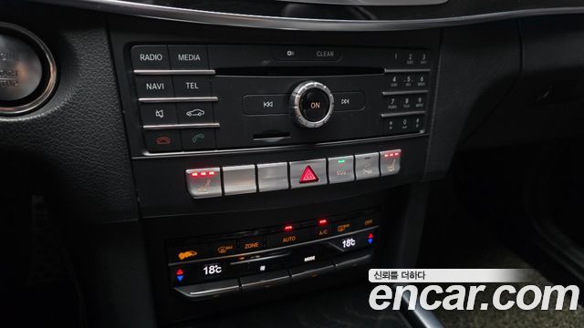 Mercedes-Benz E-Class 2016 — photo 18