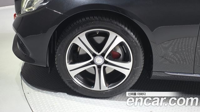 Mercedes-Benz E-Class 2017 — photo 5