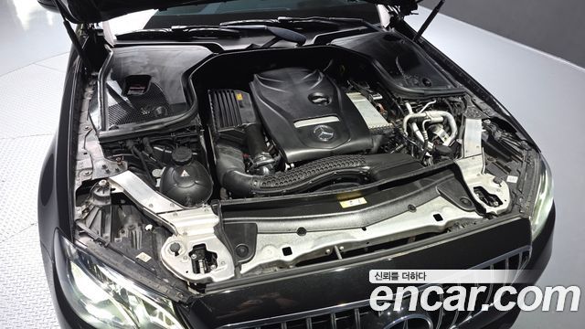 Mercedes-Benz E-Class 2017 — photo 6