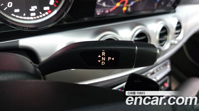 Mercedes-Benz E-Class 2017 — photo 9
