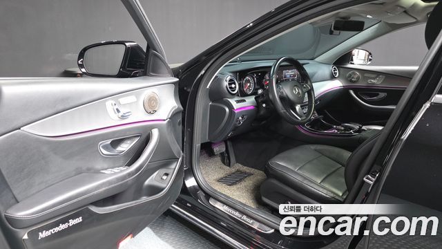 Mercedes-Benz E-Class 2017 — photo 10