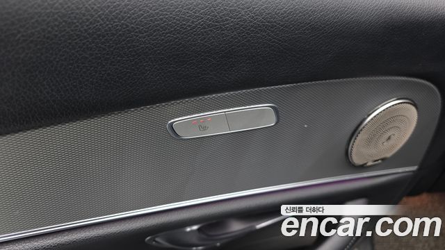 Mercedes-Benz E-Class 2017 — photo 18