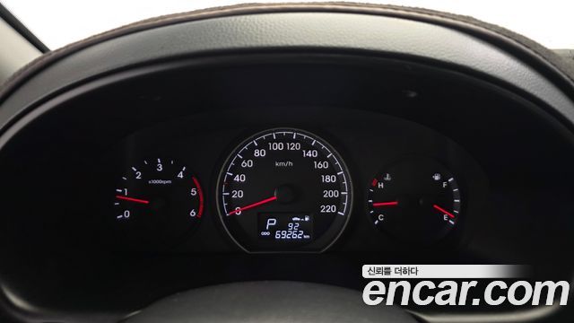 Hyundai Starex 2016 — photo 11