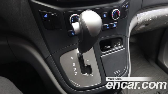 Hyundai Starex 2016 — photo 12