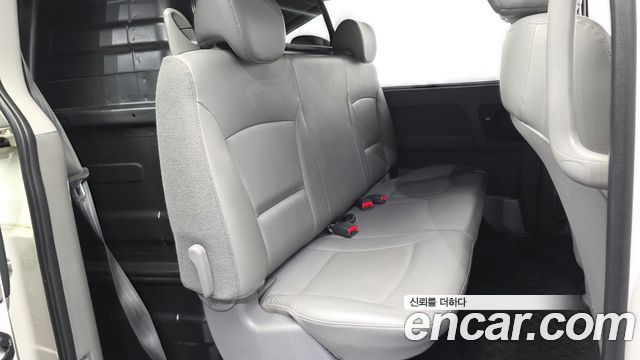 Hyundai Starex 2016 — photo 18