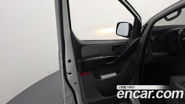 Hyundai Starex 2016 — photo 15