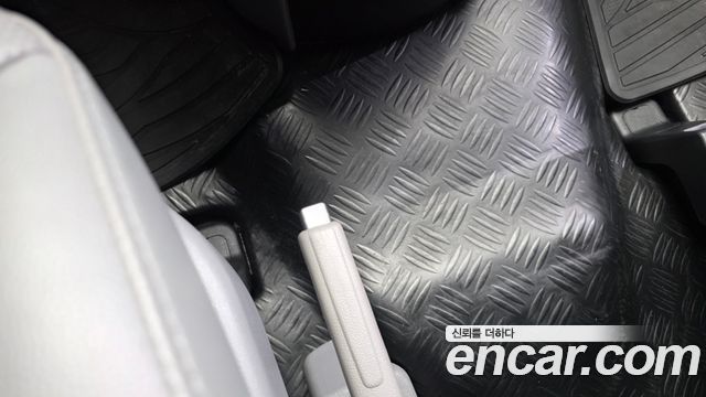 Hyundai Starex 2016 — photo 28