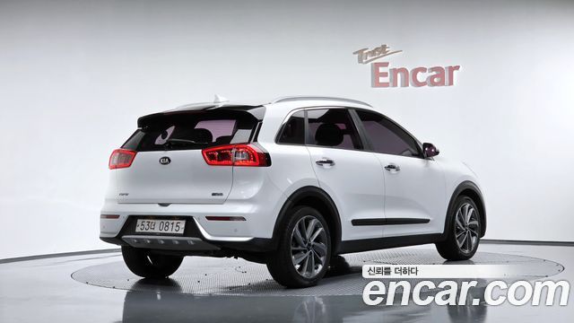 Kia Niro 2017 — photo 2