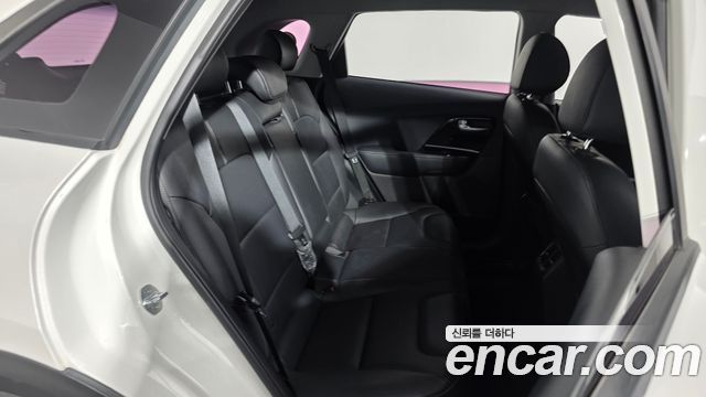 Kia Niro 2017 — photo 17