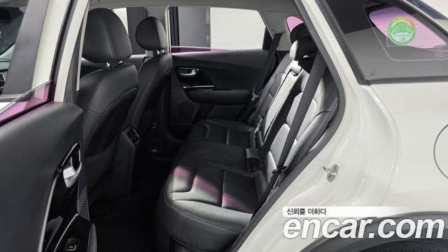 Kia Niro 2017 — photo 18