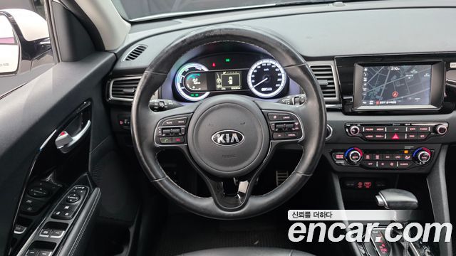 Kia Niro 2017 — photo 19