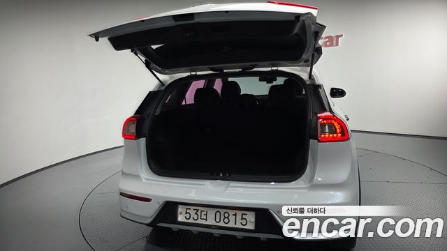 Kia Niro 2017 — photo 33