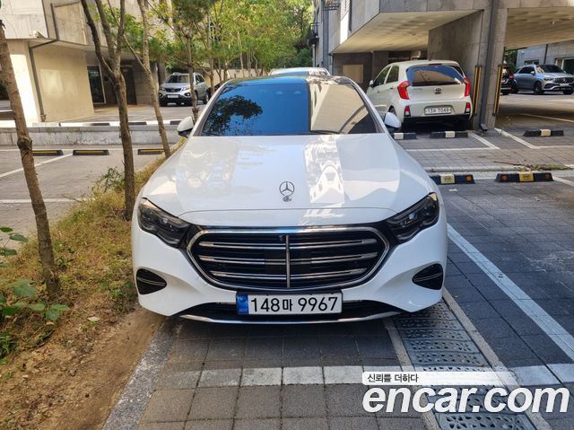 Mercedes-Benz E-Class 2024 — photo 3