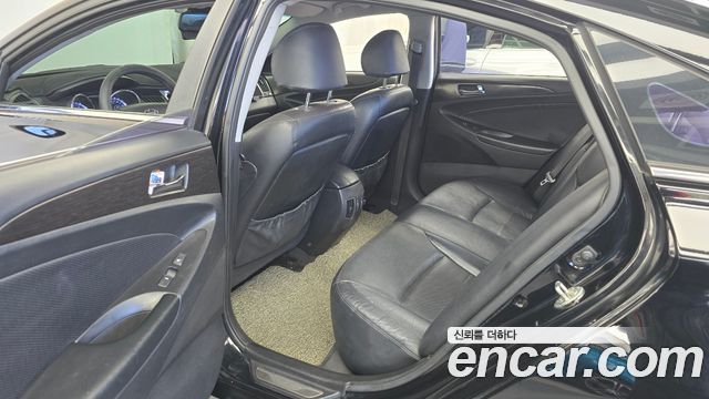 Hyundai Sonata 2012 — photo 17