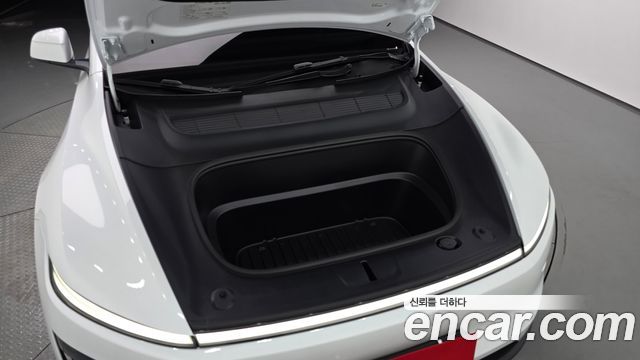 Tesla Model Y 2025 — photo 6