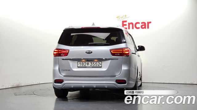 Kia Canival 2020 — photo 4