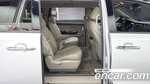 Kia Canival 2020 — photo 18