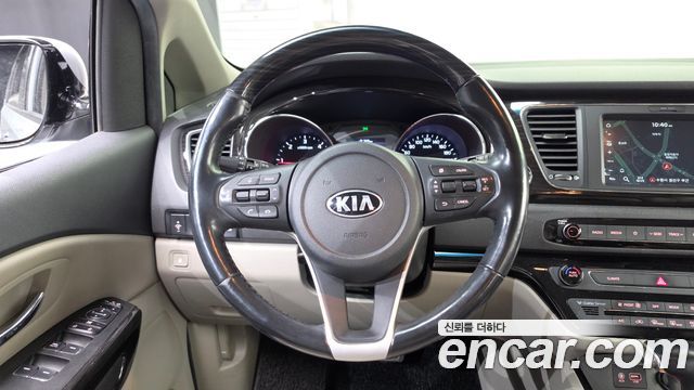 Kia Canival 2020 — photo 19