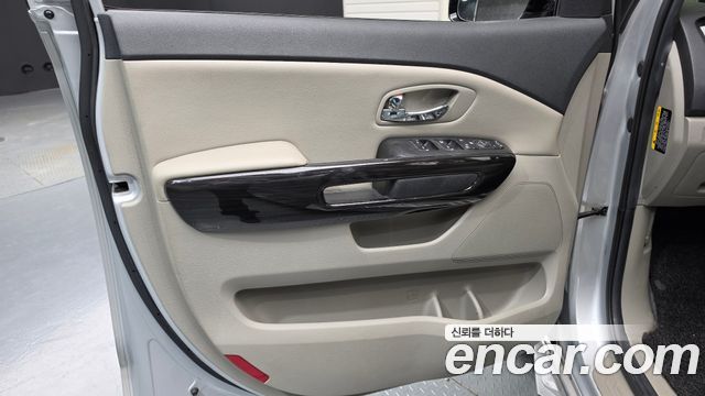Kia Canival 2020 — photo 14