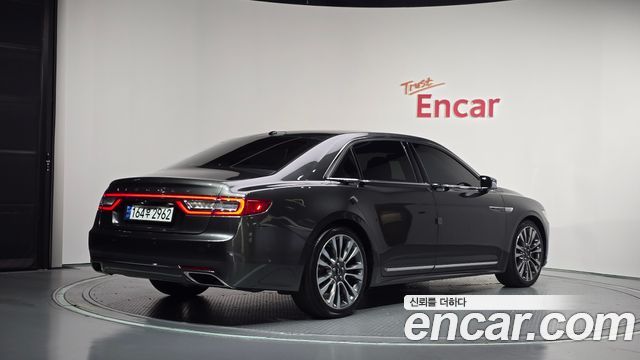 Lincoln Continental 2017 — photo 2
