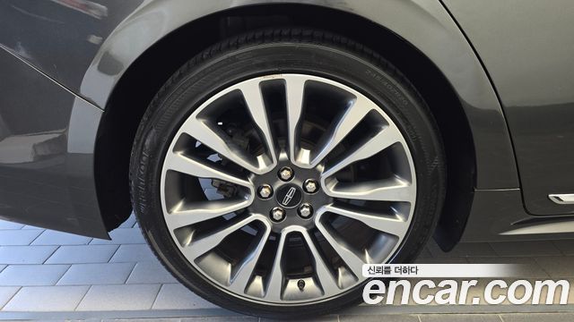 Lincoln Continental 2017 — photo 5