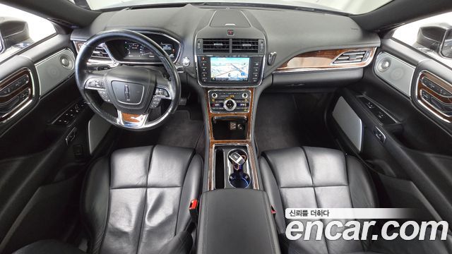 Lincoln Continental 2017 — photo 10