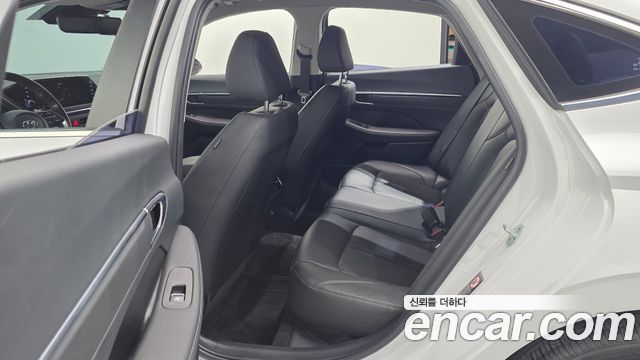 Hyundai Sonata 2022 — photo 17