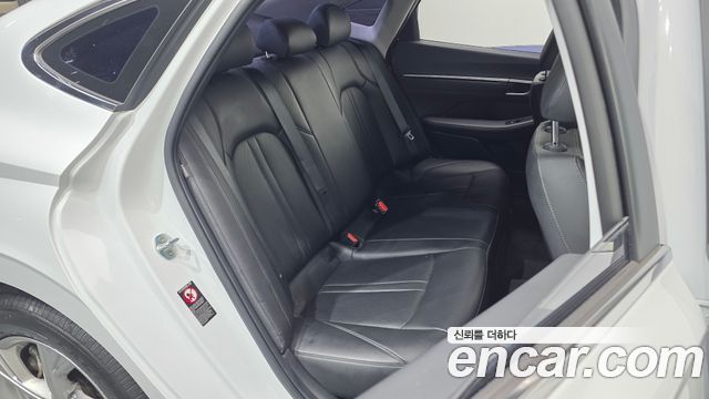 Hyundai Sonata 2022 — photo 18