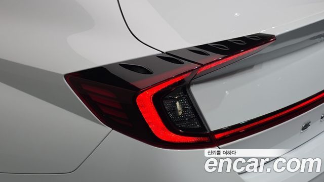 Hyundai Sonata 2022 — photo 9
