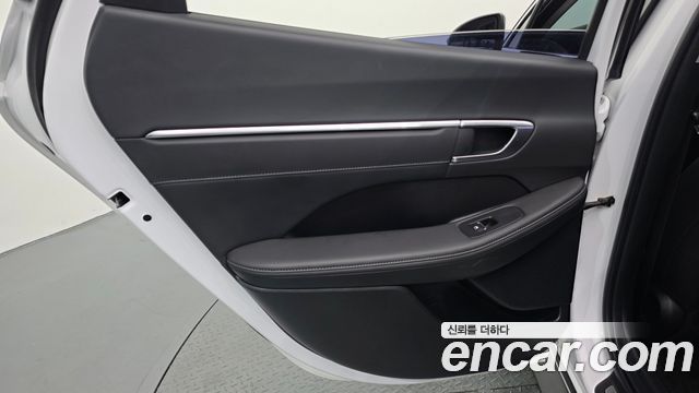 Hyundai Sonata 2022 — photo 15