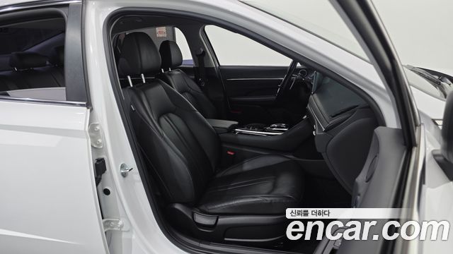 Hyundai Sonata 2022 — photo 16
