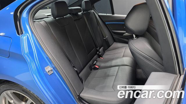 BMW 3-Series 2017 — photo 17