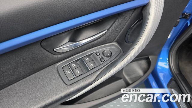 BMW 3-Series 2017 — photo 26