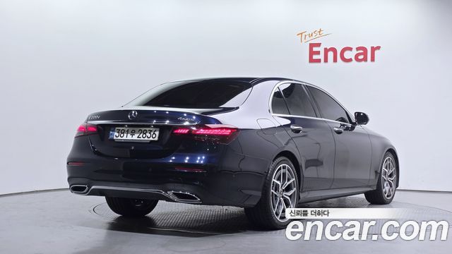 Mercedes-Benz E-Class 2022 — photo 2
