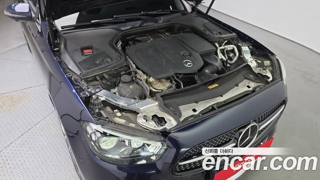 Mercedes-Benz E-Class 2022 — photo 6