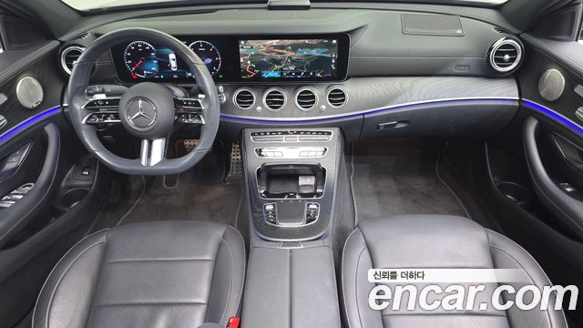 Mercedes-Benz E-Class 2022 — photo 10
