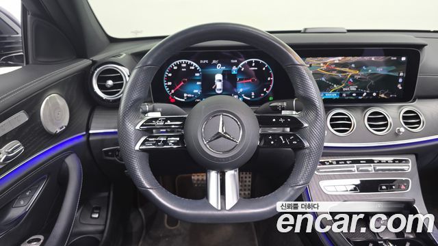 Mercedes-Benz E-Class 2022 — photo 19
