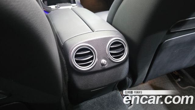 Mercedes-Benz E-Class 2022 — photo 26