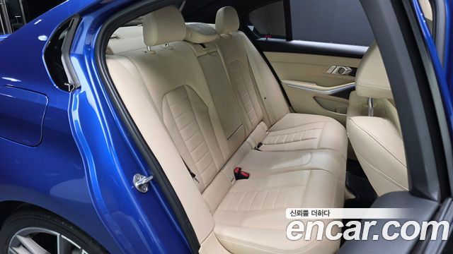 BMW 3-Series 2020 — photo 17