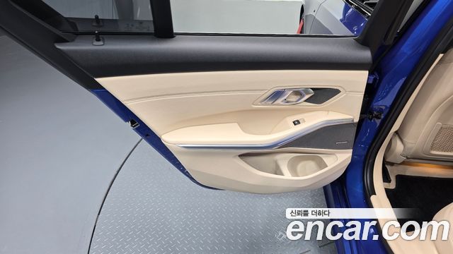BMW 3-Series 2020 — photo 15