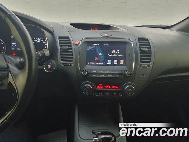 Kia K3 2016 — photo 7