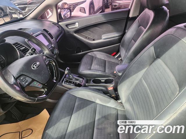 Kia K3 2017 — photo 15