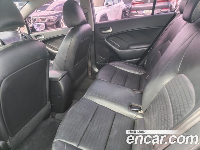 Kia K3 2017 — photo 16