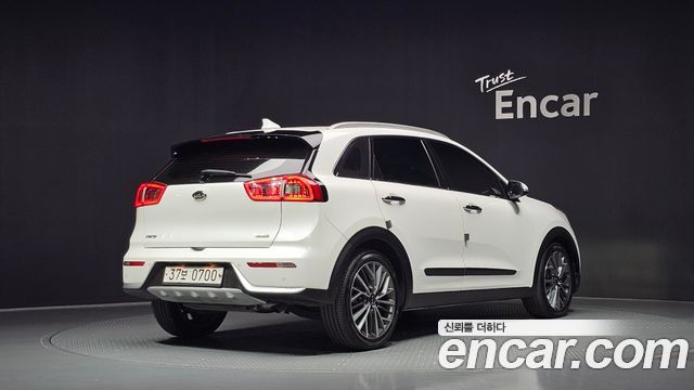 Kia Niro 2017 — photo 2