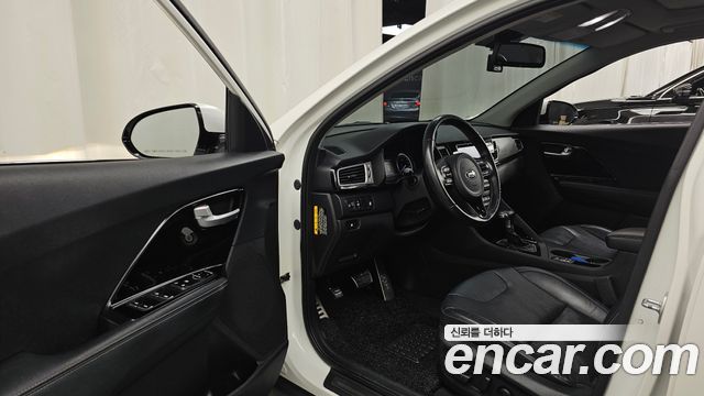 Kia Niro 2017 — photo 13