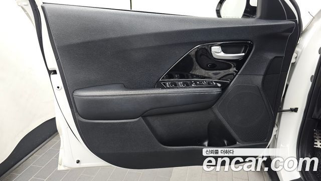 Kia Niro 2017 — photo 14