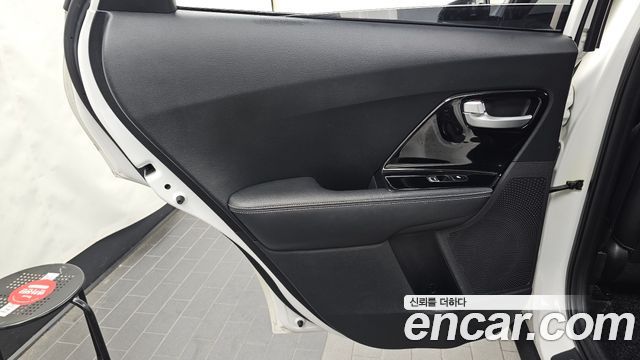 Kia Niro 2017 — photo 15