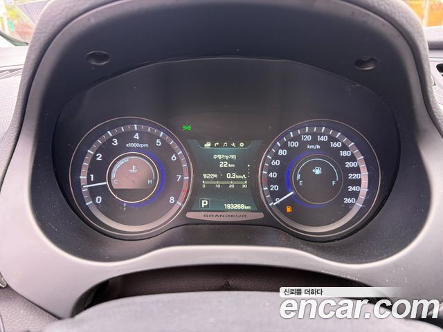 Hyundai Grandeur 2016 — photo 10