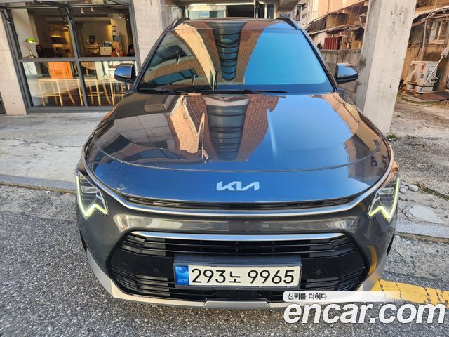 Kia Niro 2023 — photo 2